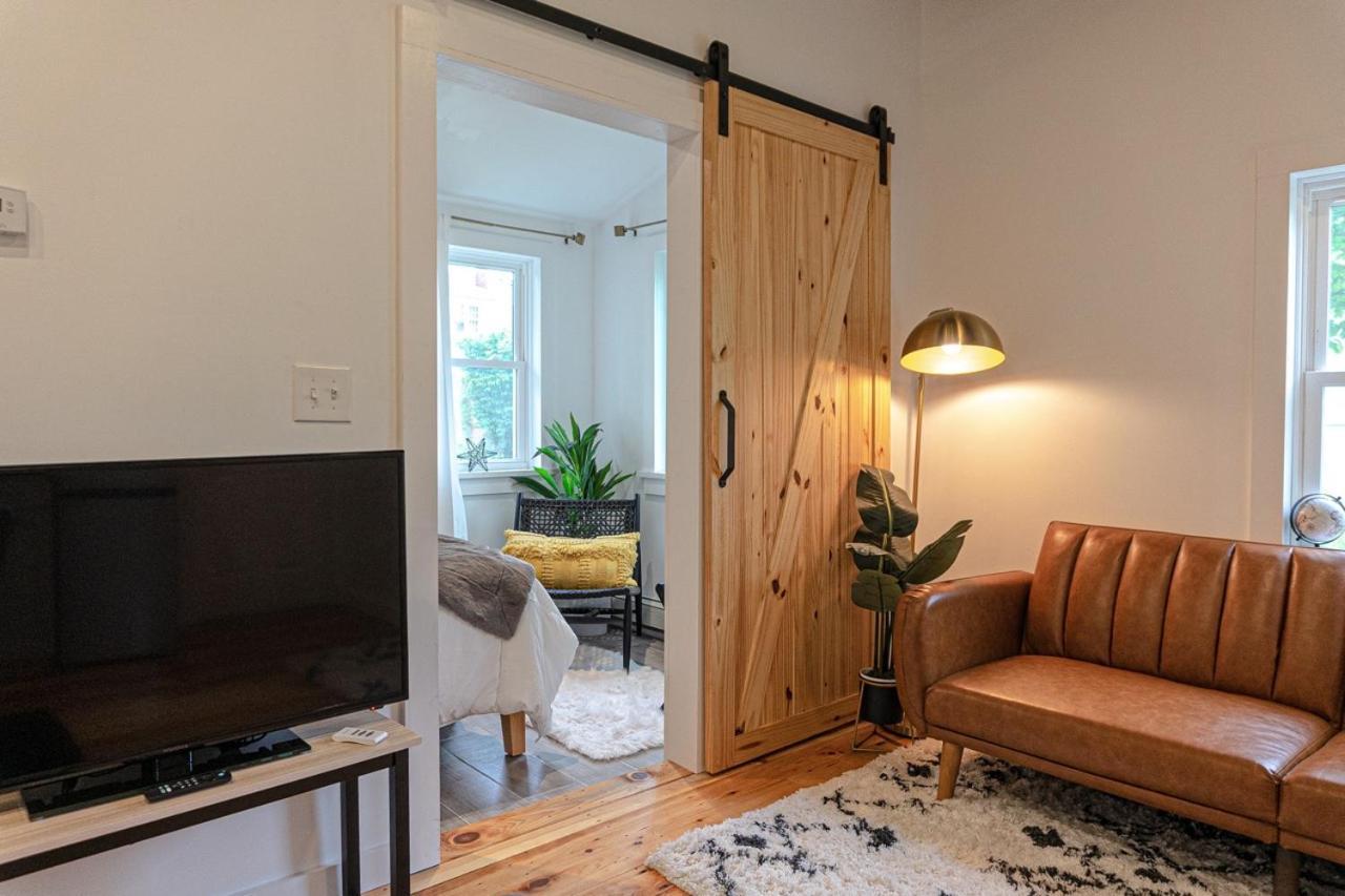 Retro Retreat Renovated 2Br, Desk, No Chore List! Kingston Extérieur photo