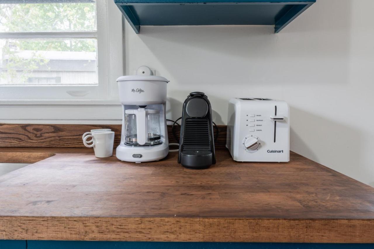 Retro Retreat Renovated 2Br, Desk, No Chore List! Kingston Extérieur photo