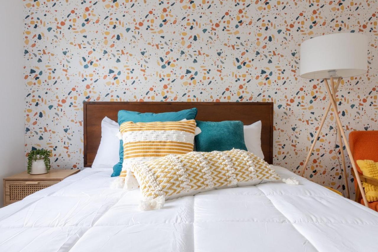 Retro Retreat Renovated 2Br, Desk, No Chore List! Kingston Extérieur photo