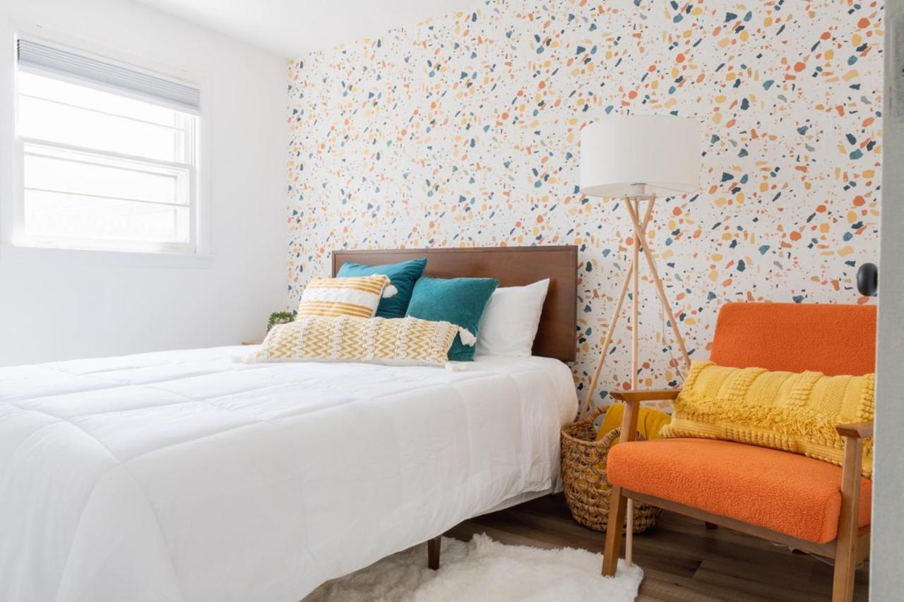 Retro Retreat Renovated 2Br, Desk, No Chore List! Kingston Extérieur photo
